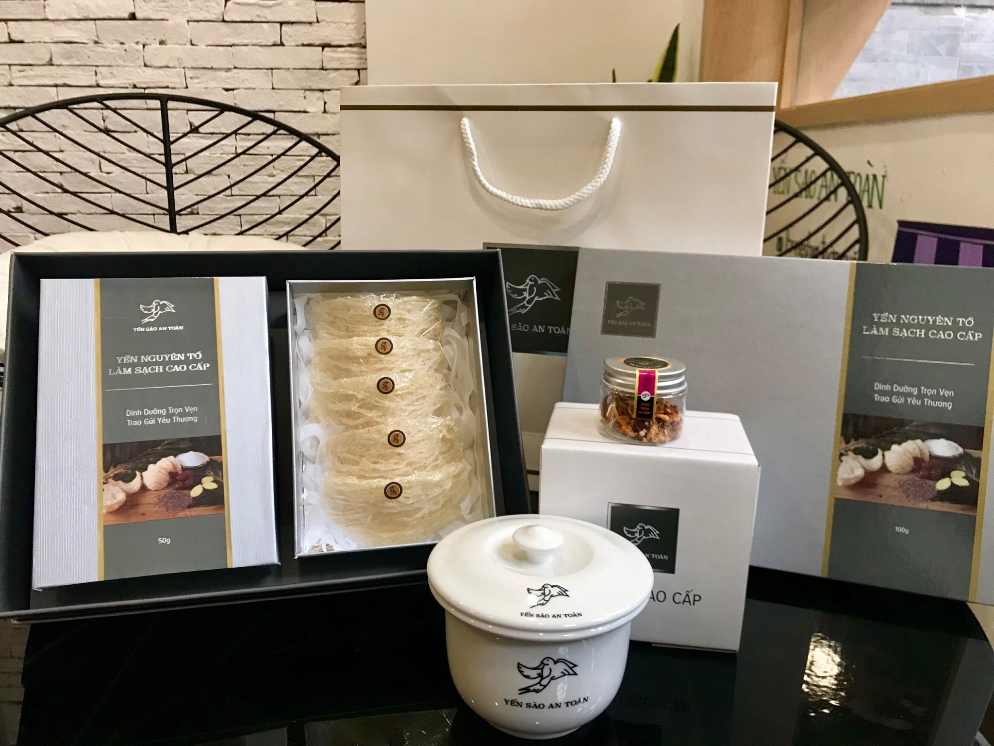 Công dụng của chè tổ yến củ năng hạt sen