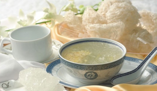 Bồi bổ sức khỏe với yến tươi chưng sẵn vị đường phèn