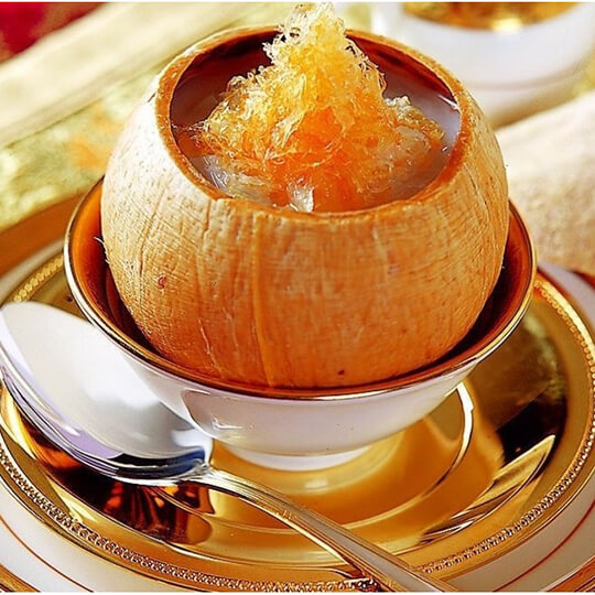 Yến sào chưng nước cốt dừa