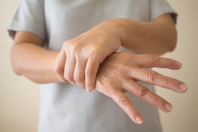 Phương pháp hỗ trợ điều trị bệnh Parkinson - Yến sào