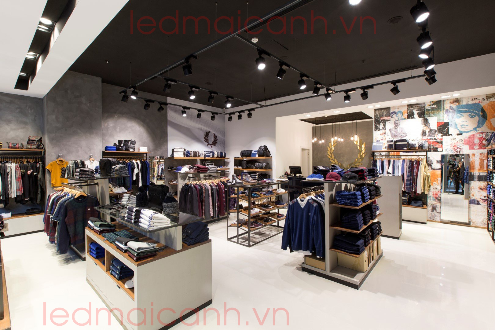 đèn chiếu sáng đẹp cho shop quần áo