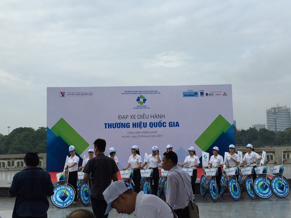 Tổng công ty CP Dệt may Hòa Thọ tham gia chương trình Đạp xe diễu hành 