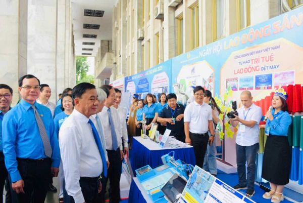 MERRIMAN VINH HẠNH THAM DỰ “NGÀY HỘI LAO ĐỘNG SÁNG TẠO 2025”