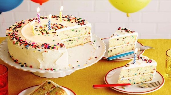Cách làm kem bánh sinh nhật bằng tay siêu đơn giản tại nhà
