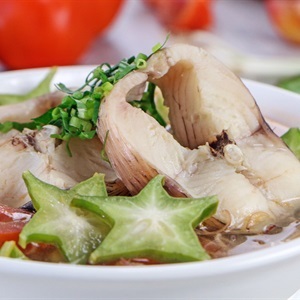 Giải Nhiệt Mùa Hè Với Món Canh Chua Cá Lóc Nấu Khế Thanh Mát