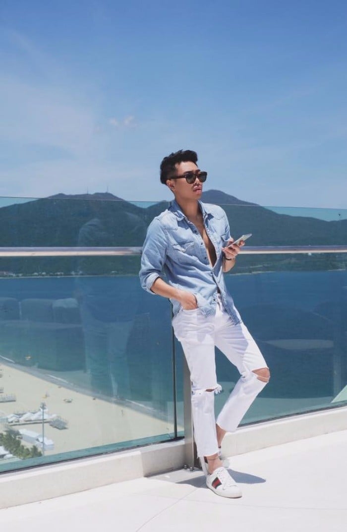 Jeans rách ‘về nhất’ trong cuộc đua những món đồ yêu thích của stylist Việt - Ảnh 6