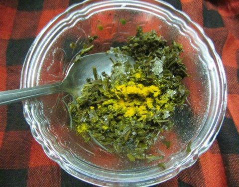 Tẩy tế bào chết trị mụn trắng da cực dễ tại nhà