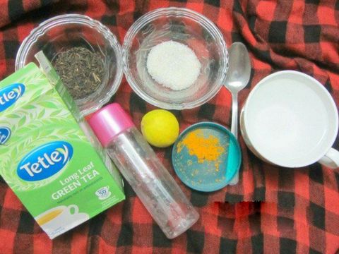 Tẩy tế bào chết trị mụn trắng da cực dễ tại nhà