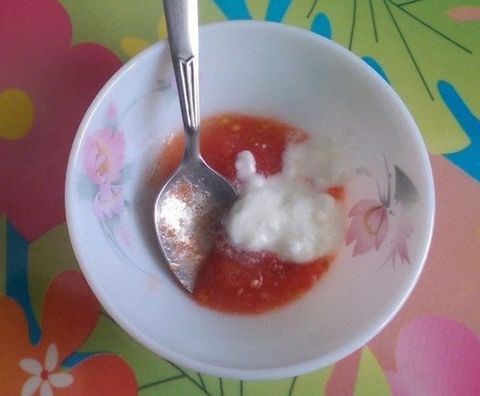 Trị mụn cấp tốc bằng Cà Chua
