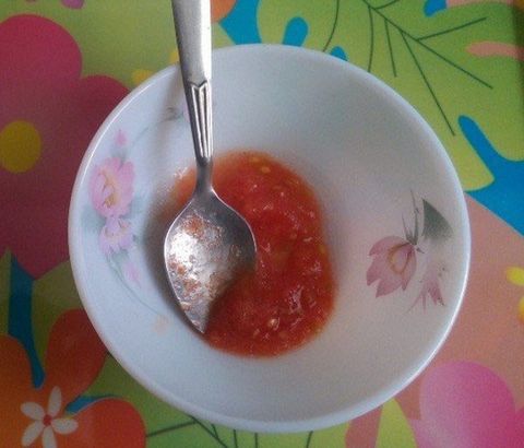 Trị mụn cấp tốc bằng Cà Chua
