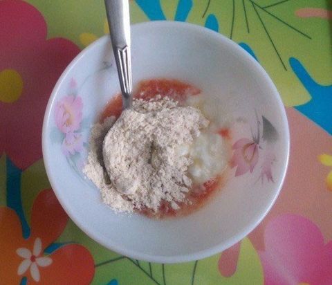 Trị mụn cấp tốc bằng Cà Chua