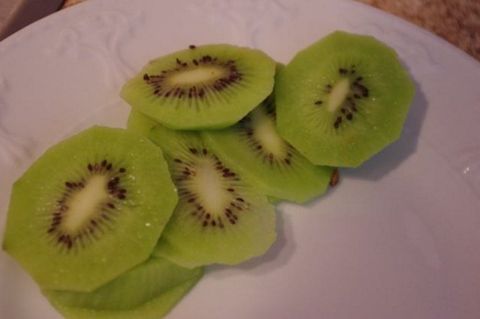 Trị nám da bằng quả kiwi