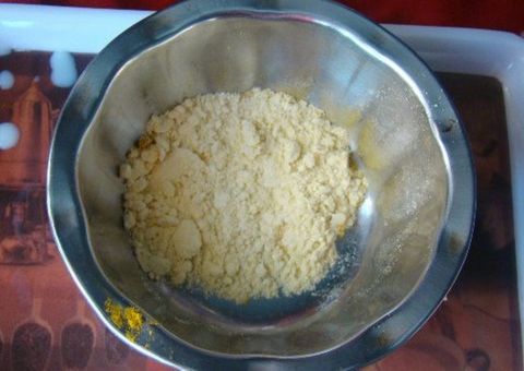 Trị thâm quầng mắt bằng Bột Besan
