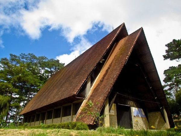 nhà thờ gỗ Cam Ly
