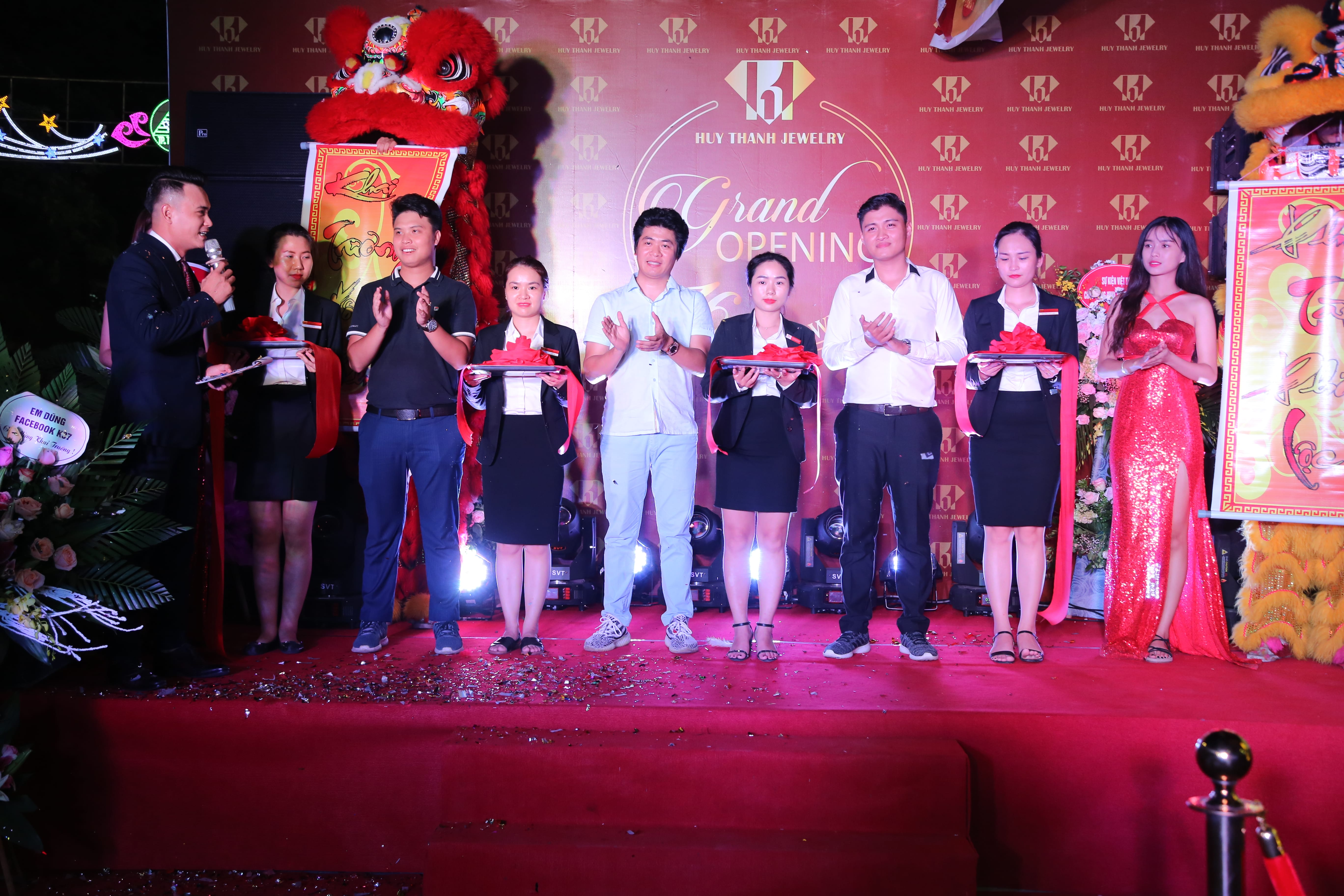 Giới trẻ Thái Nguyên hân hoan chào đón sự kiện khai trương Huy Thanh Jewelry