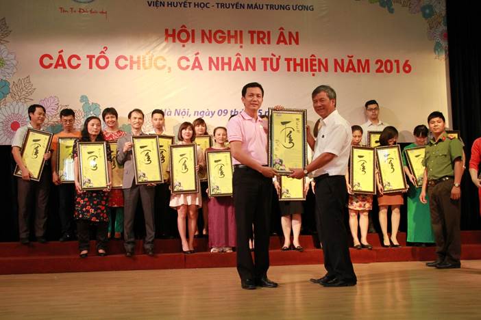 C.P. Việt Nam được vinh danh tại hội nghị Tri ân các tổ chức, cá nhân từ thiện năm 2016.