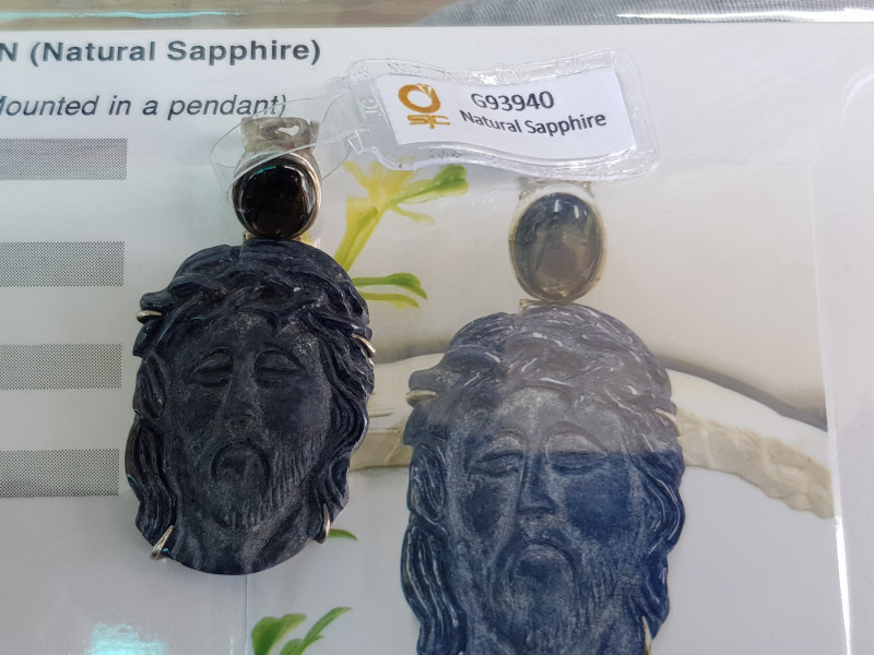 mặt dây chuyên công giáo Chúa Giesu đá sapphire thiên nhiên