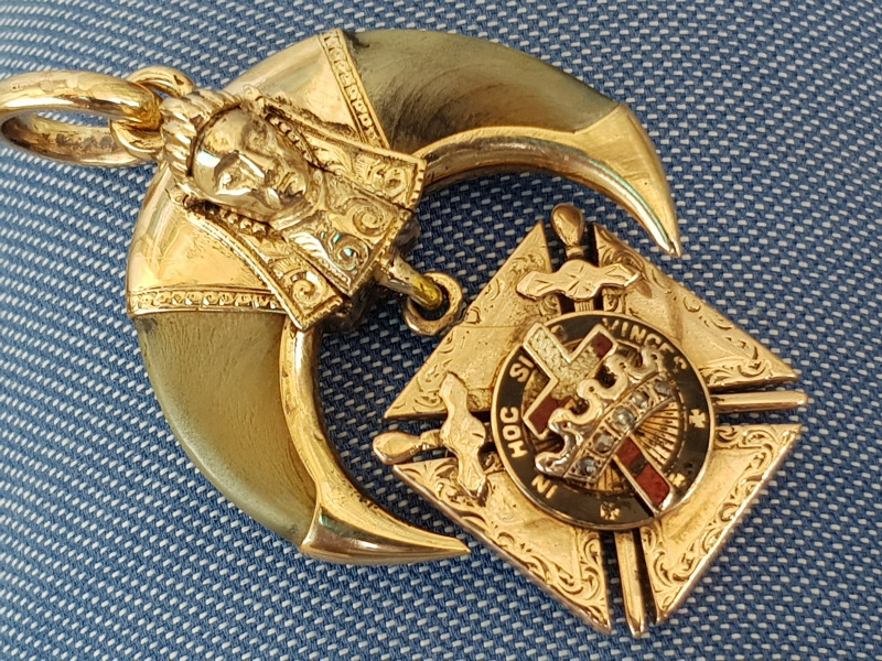 mặt dây chuyền masonic pharaon xưa dấu ấn thánh vàng 13k
