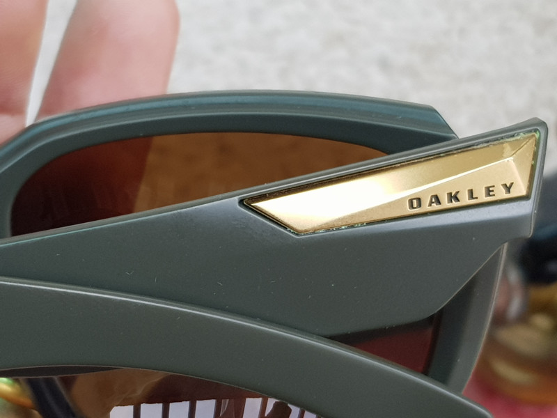 mắt kính râm nam nữ Oakley Prizm