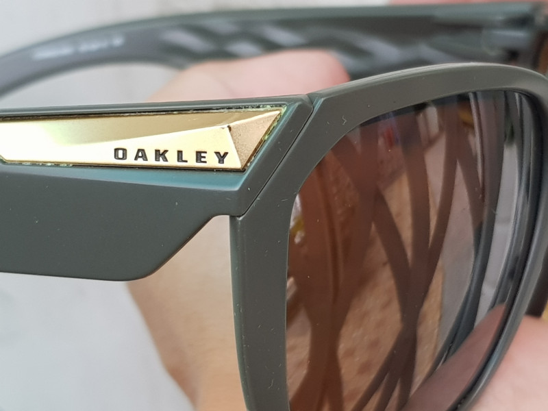 mắt kính râm nam nữ Oakley Prizm