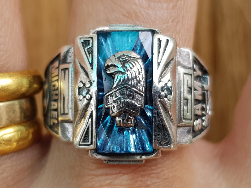 nhẫn mỹ xưa hợp kim quý hột xanh tia
