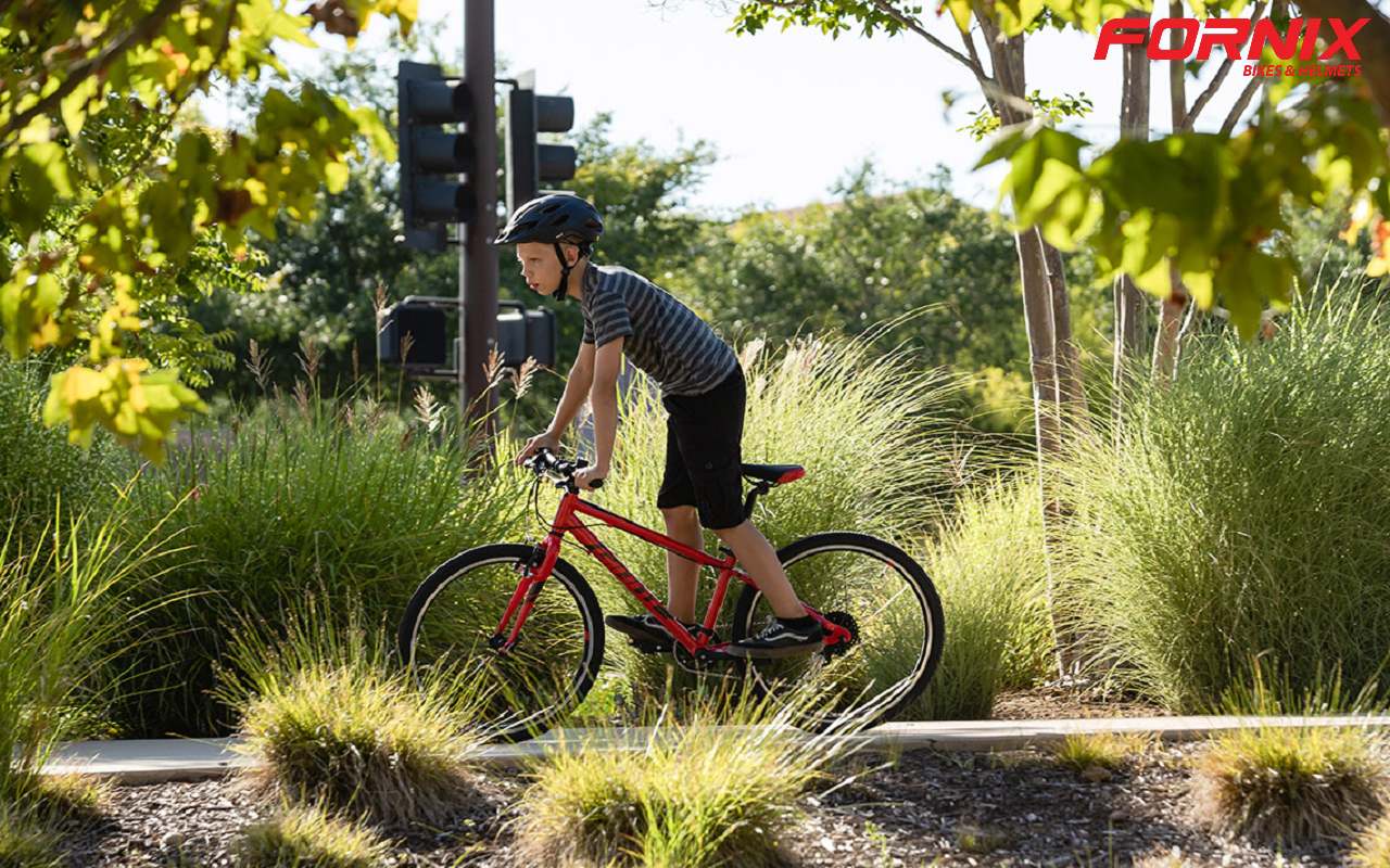 Tự đạp xe giúp trẻ tăng khả năng quan sát và ghi nhớ