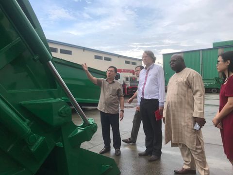 Đại Sứ - Cố Vấn Tổng Thống Sierra Leone đến thăm nhà máy Hiệp Hòa