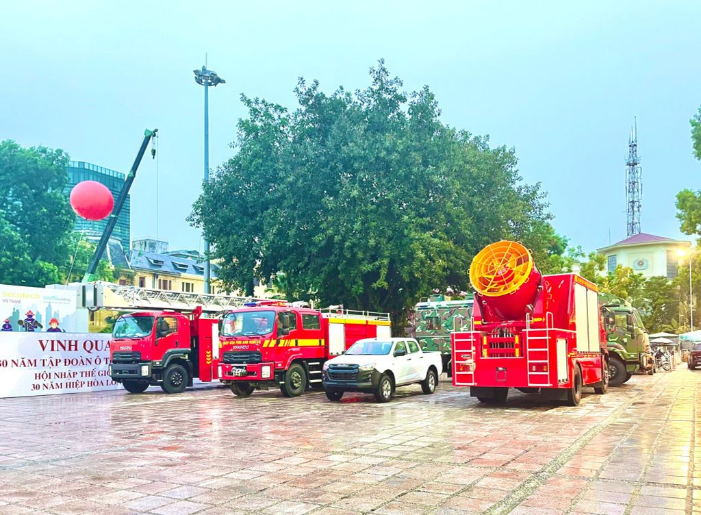 tallest-ladder-truck-made-in-vietnam-represented-at-secutech-2023