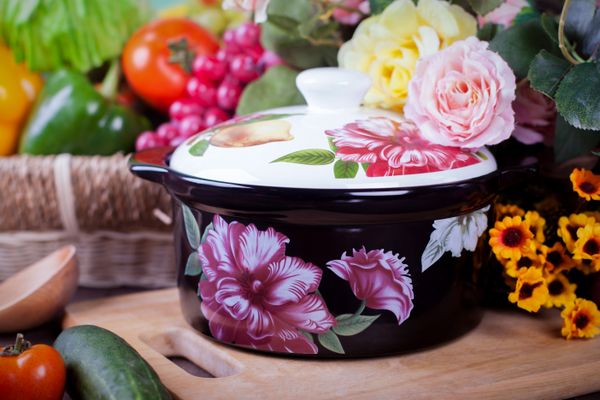 Nồi sứ Royalcooks Santa Rosa 2 lít- món quà tặng ý nghĩa tuổi xế chiều