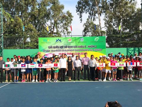 HEAD Championship rất hân hạnh là Bóng chính thức của Giải quần vợt vô địch U14 Châu Á cúp Hưng Thịnh 7-20/1/2018 tại TP. HCM!