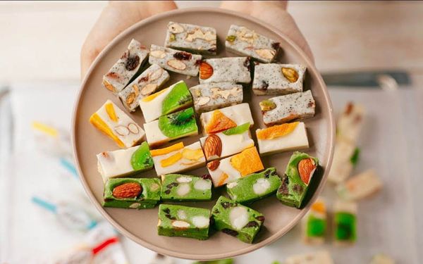 Cách làm kẹo sữa hạt Nougat Matcha ngọt ngào thơm ngậy