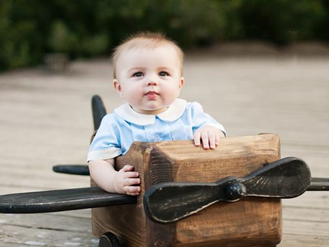 CÁC MẸ PHẢI CHUẨN BỊ NHỮNG GÌ KHI ĐI MÁY BAY CÙNG BÉ?