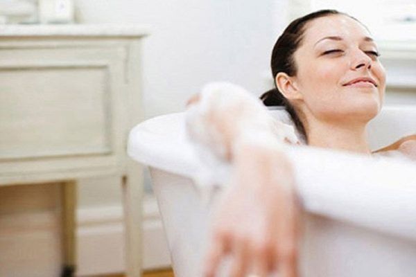 Bảo vệ sức khỏe của mẹ bầu, đừng xem nhẹ việc tắm rửa hàng ngày – Cỏ Cây Hoa Lá