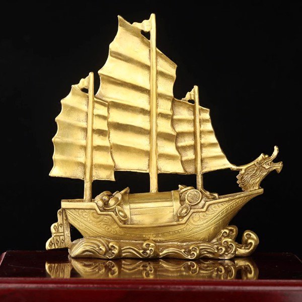Mô hình Thuyền buồm phong thủy bằng đồng - thuận buồm xuôi gió -