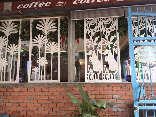 Mẫu vách ngăn trang trí quán cafe đẹp ở Quận Tân Phú