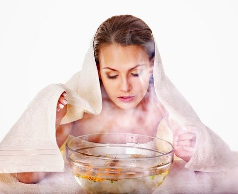 xông mặt với khăn lông