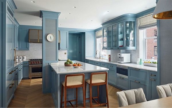 Phòng bếp với màu xanh chủ đạo toát ra vẻ đẹp vô cùng hiện đại, tinh tế