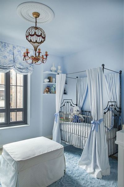 Phòng ngủ sơn tường màu xanh dương sẽ kích thích trí tò mò về sắc độ của con trẻ