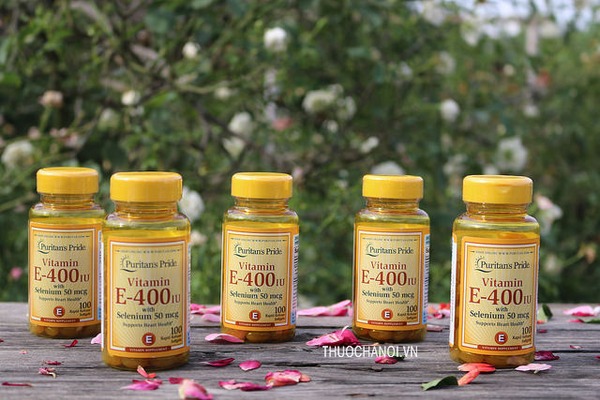 Vien-uong-Vitamin-E-400IU-with-Selenium-Puritan-50mcg