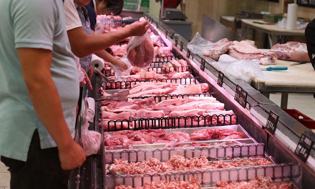 Giá thịt heo xuống thấp đè nặng người chăn nuôi, Bắc Kinh thúc giục các địa phương gom hàng để kéo giá lên