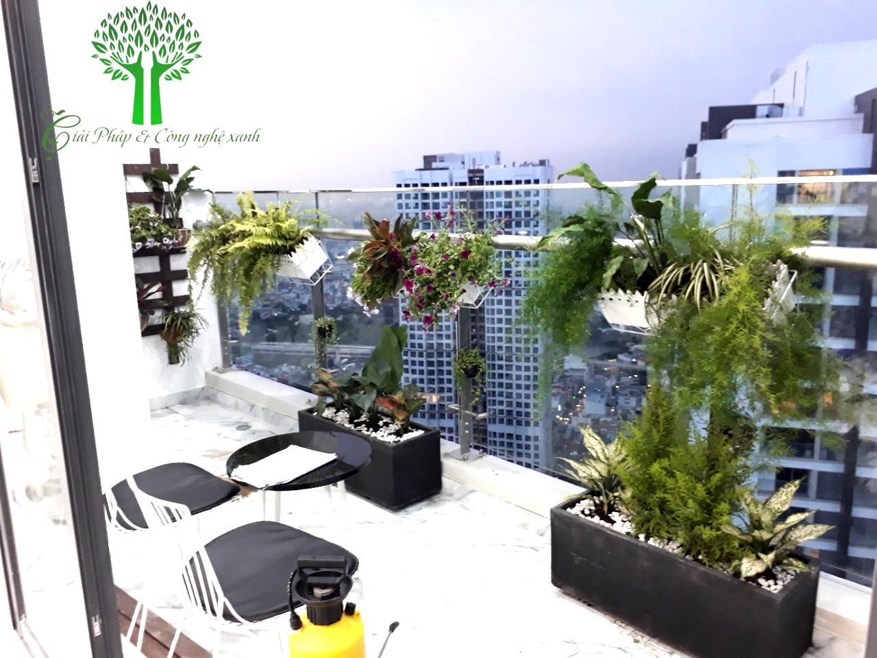Ban công chung cư Vinhome - Anh Mạnh - Căn hộ lý tưởng