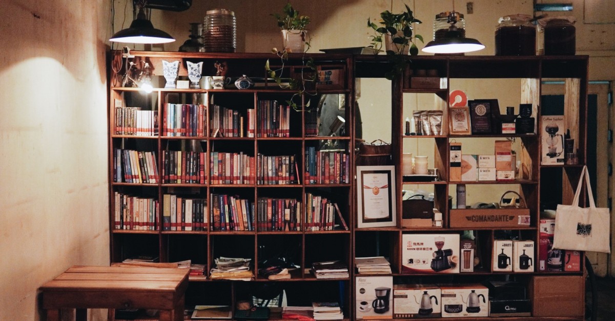 Thiết kế quán quán cafe phong cách cafe sách