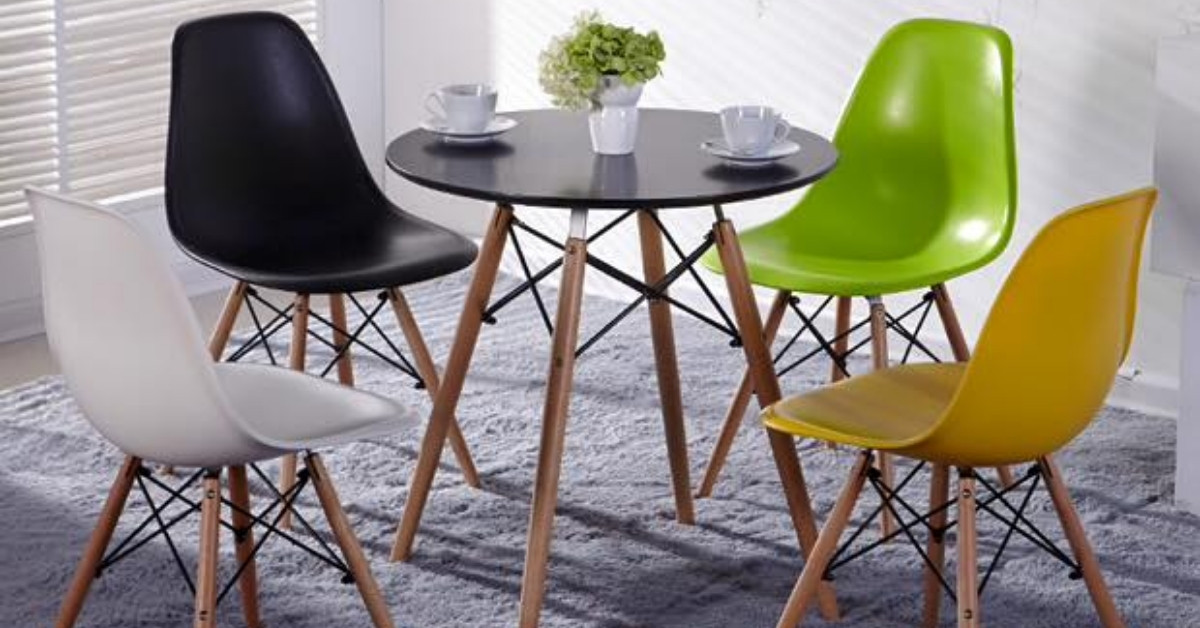 So sánh giá và chất lượng các loại bàn ghế nhựa cho quán cà phê