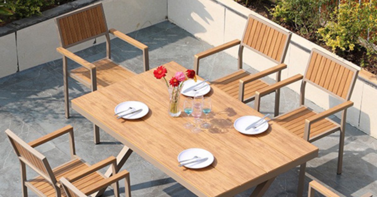 Bộ bàn ghế gỗ nhựa sân vườn RUSTIC