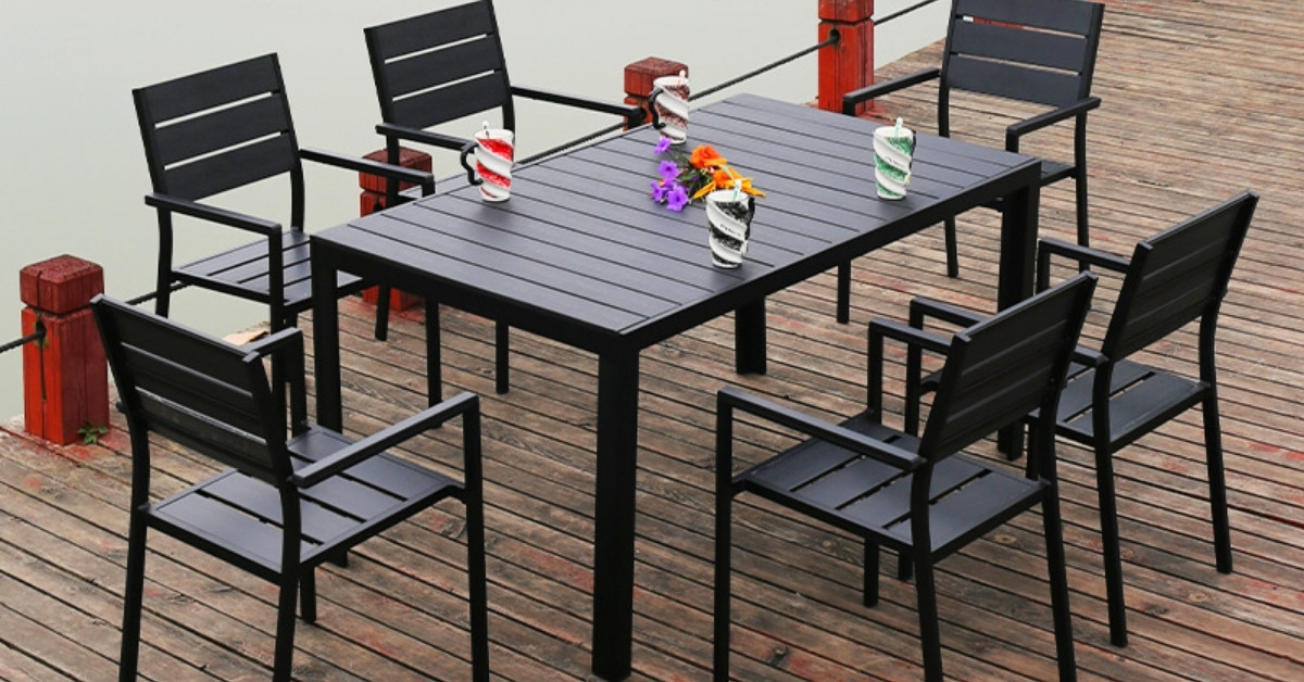 Bộ bàn ghế gỗ nhựa ngoài trời