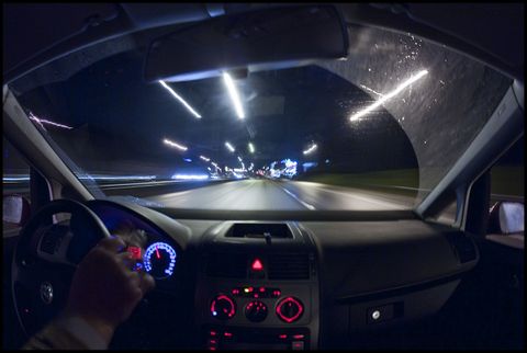 Một số quy tắc an toàn khi chạy xe ban đêm cho các tài xế