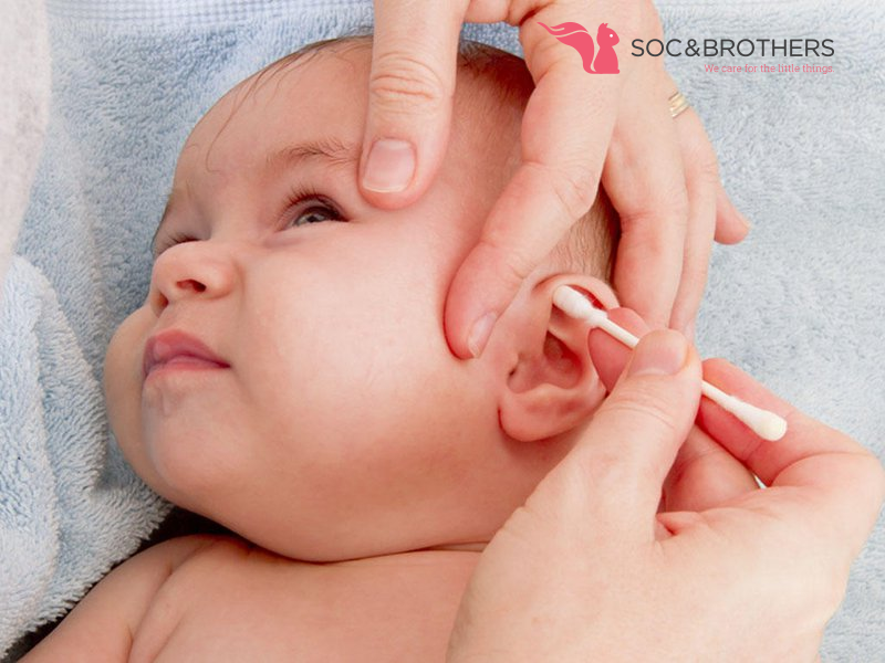 bệnh viêm tai giữa ở trẻ sơ sinh do bú bình