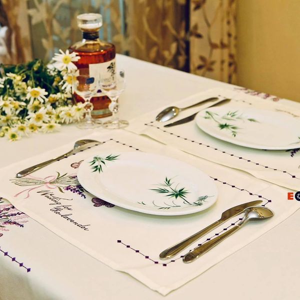 khăn trải bàn ăn chống thấm