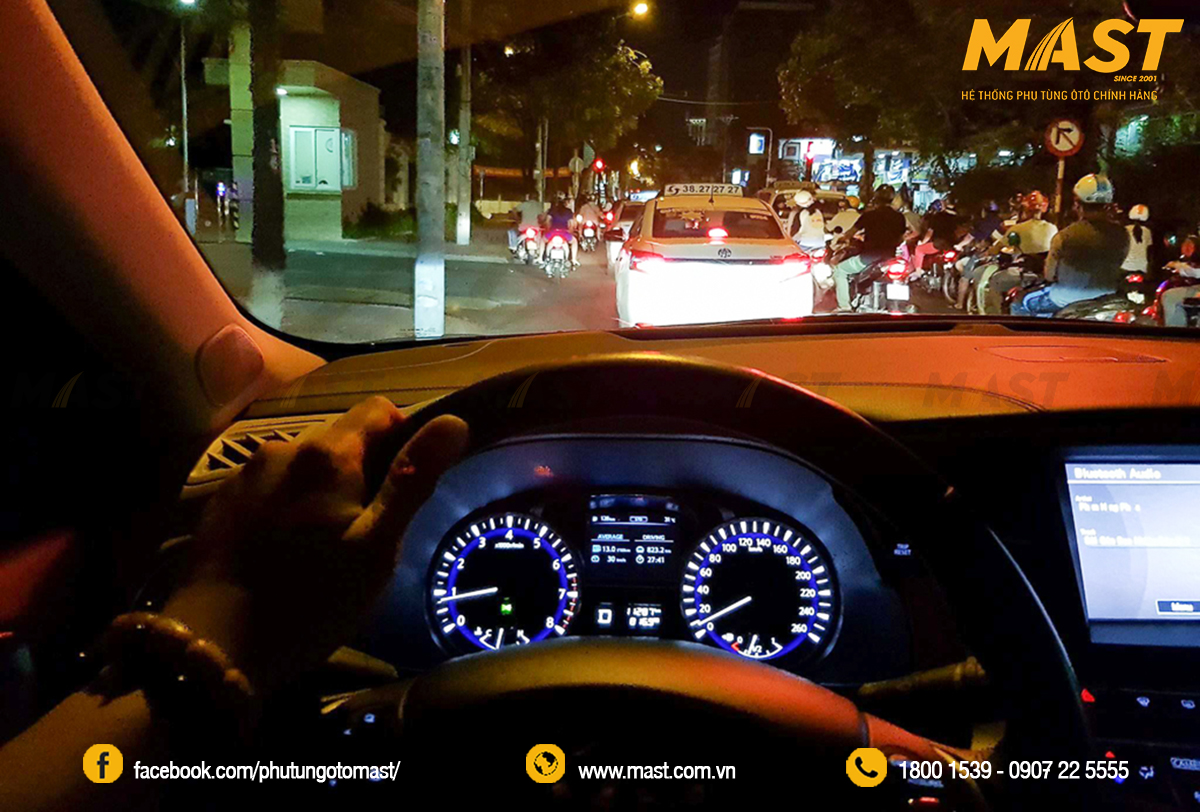 Chia sẻ kinh nghiệm và kỹ năng lái xe ban đêm an toàn – MAST