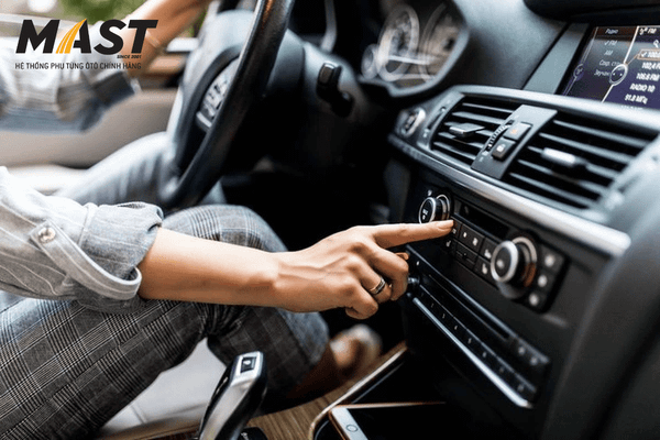 Chọn chế độ điều lấy gió phù hợp với hoàn cảnh cho điều hoà ô tô